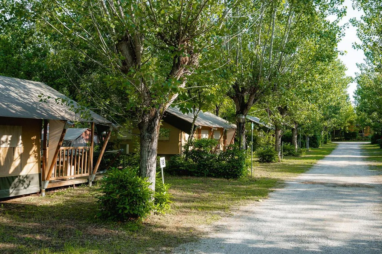 Glamping Tuscany Capannole 0*,  Italien